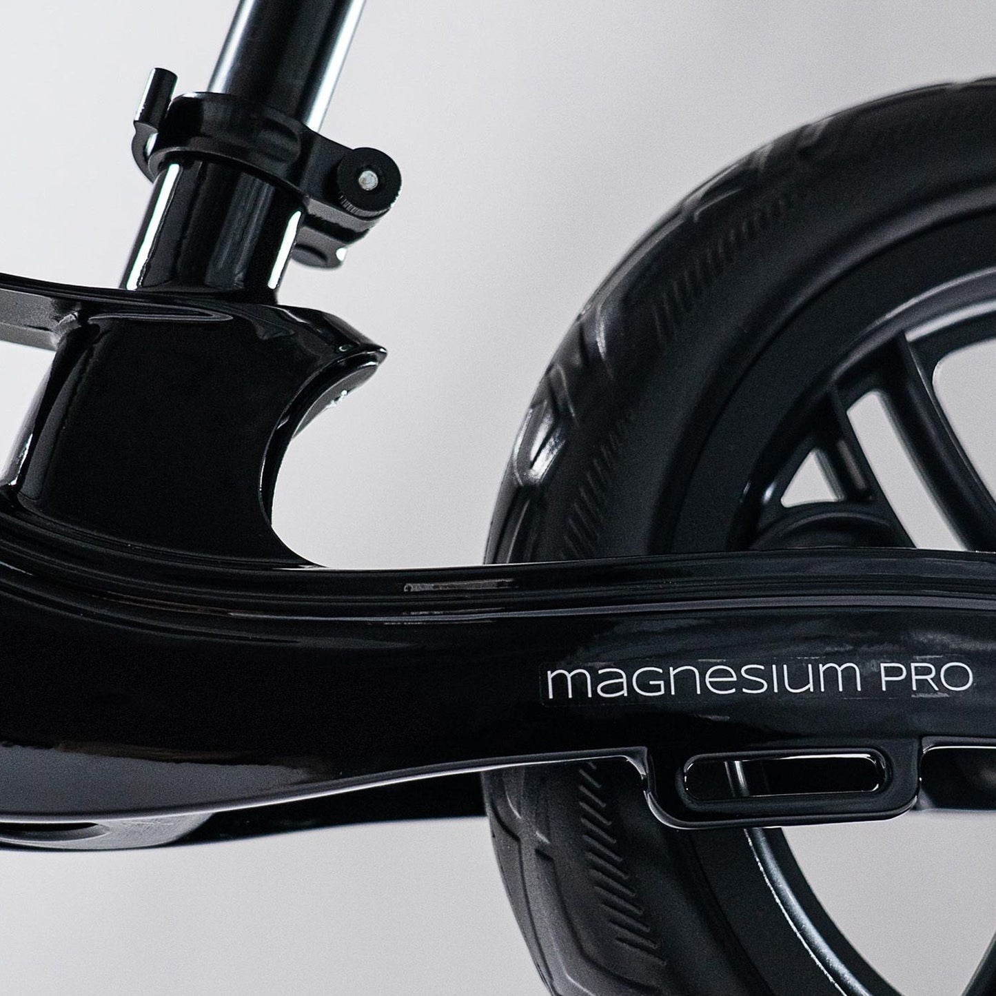 Cariboo Magnesium Pro (Black-Brown)