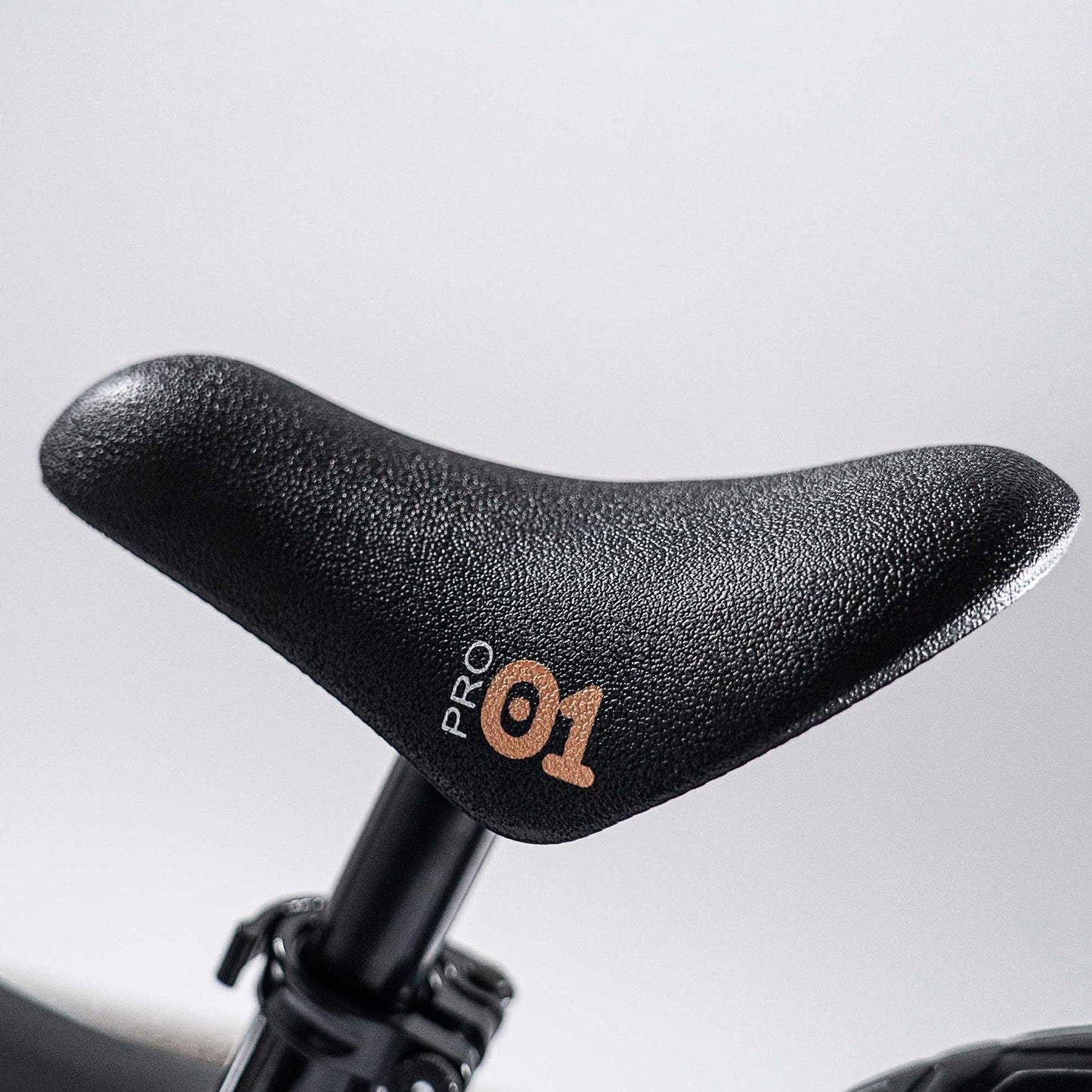 Cariboo Magnesium Pro (Black-Brown)